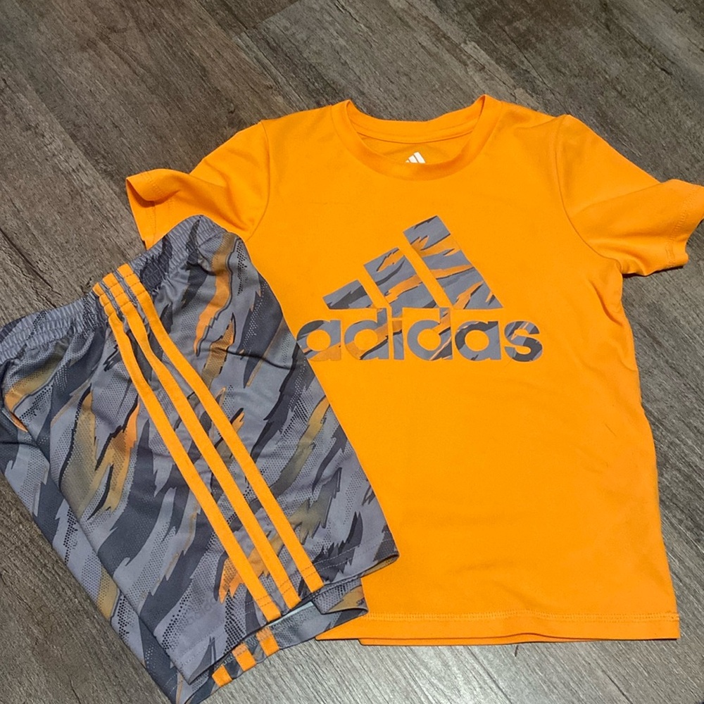 Adidas shorts and shirt sleeve shirt set